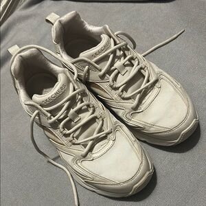 Skechers Men's Cream Sneakers